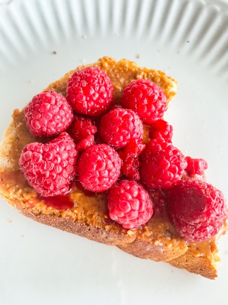 peanut butter and frozen raspberry toast