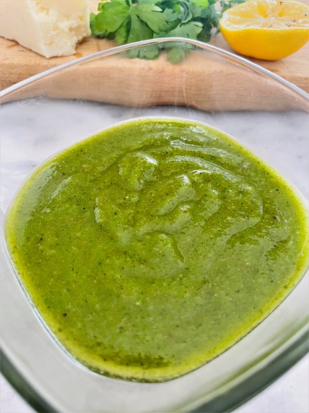 parsley walnut pesto