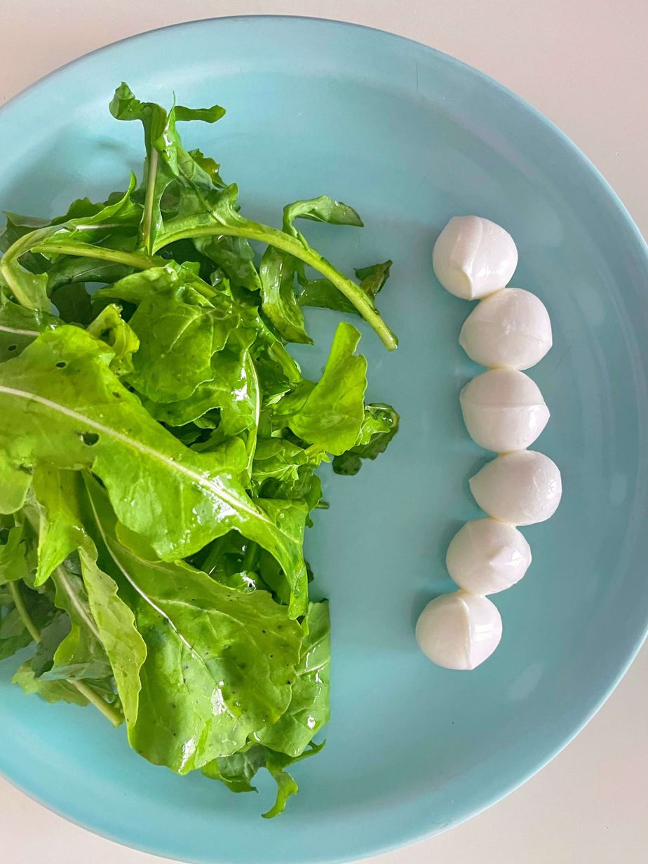 arugula mozzarella salad