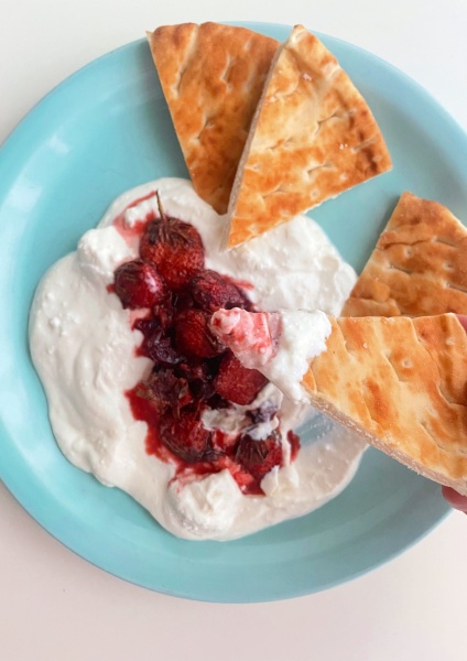 whipped feta cheese recipe with pita bread