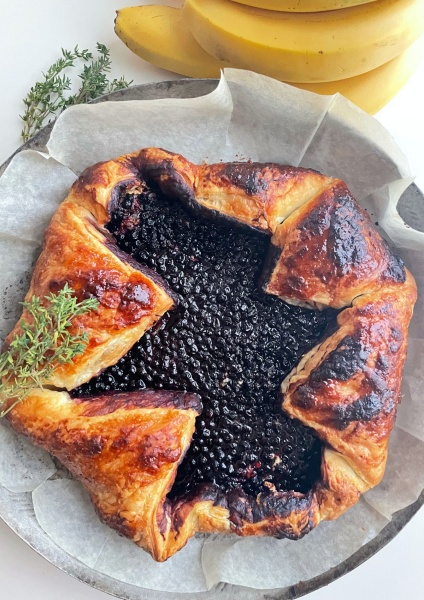 blueberry galette with puff pastry