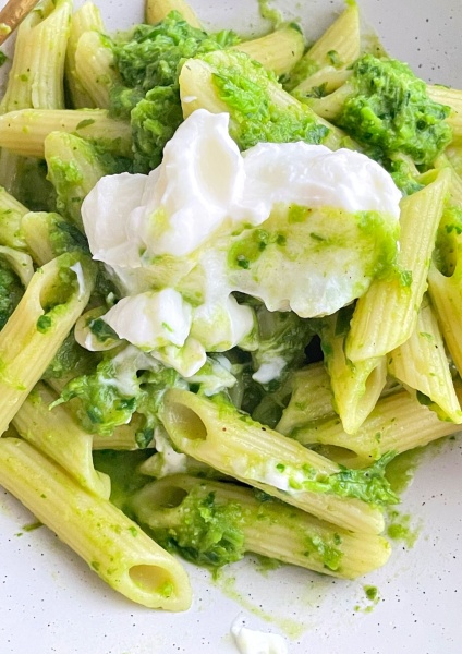 creamy pasta with peas
